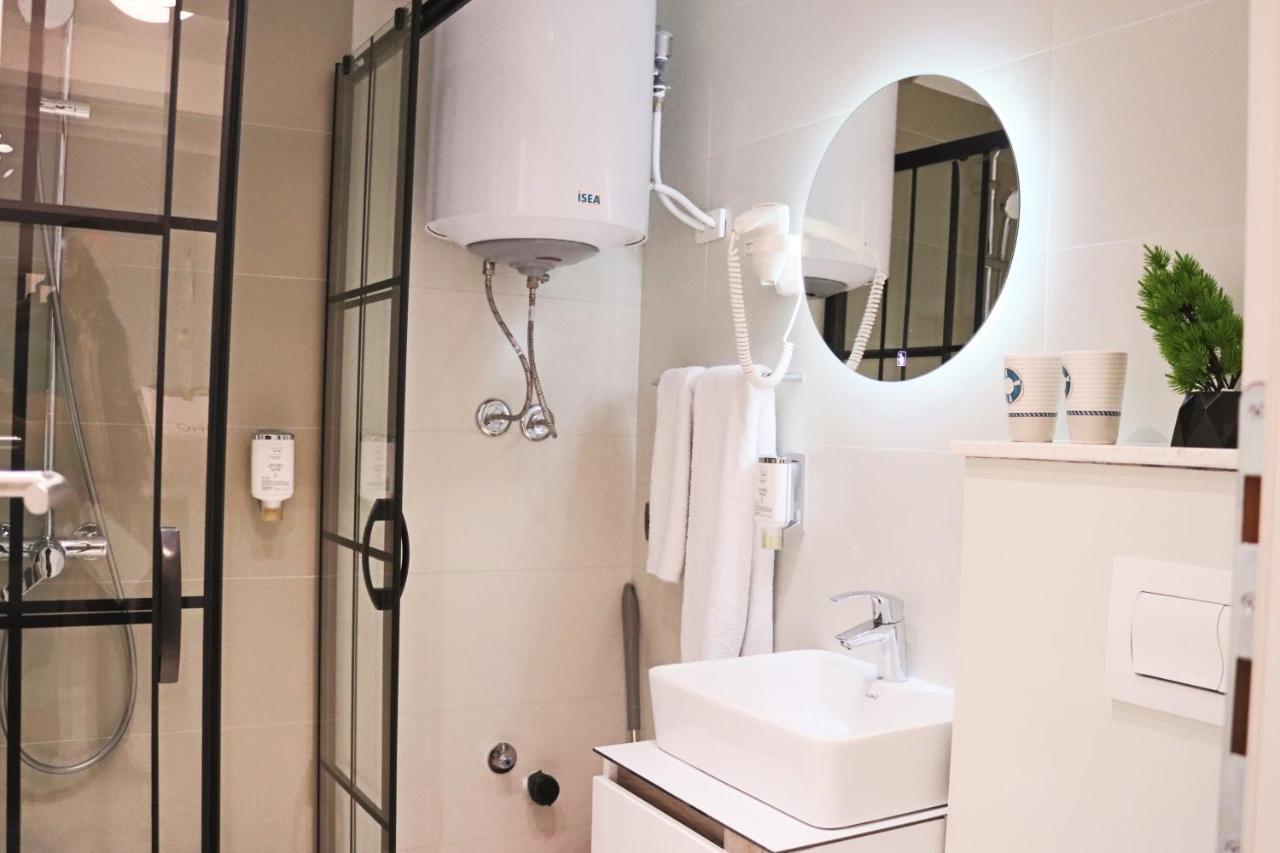 Cozy Apartment In Prishtinë Ngoại thất bức ảnh
